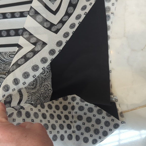 INC Size M Black and White print blouse with shoulder cutout. - Picture 6 of 10
